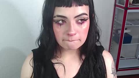 Snapshot of hanna99moon chatting on 02-14-25, 08:42 JUANA online show from 02-14-25, 08:42