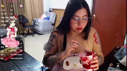 Snapshot of hanna__11_ chatting on 11-18-25, 11:37 Hanna online show from 11-18-25, 11:37