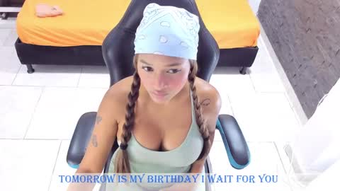 Snapshot of hanna__steyl chatting on 02-10-25, 01:01 Hanna online show from 02-10-25, 01:01