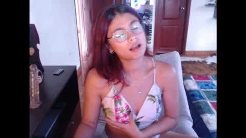 Snapshot of hanna_beily chatting on 03-12-26, 06:25 hanna online show from 03-12-26, 06:25