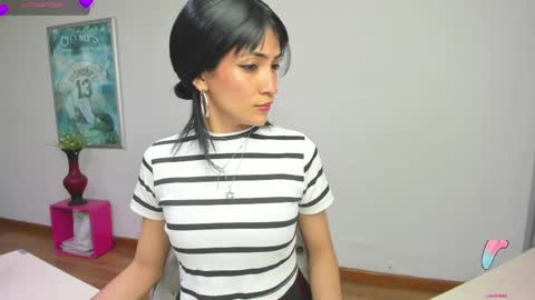 Snapshot of hanna_chloe chatting on 05-05-26, 09:01 Sara online show from 05-05-26, 09:01
