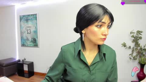 Snapshot of hanna_chloe chatting on 06-01-26, 01:02 Sara online show from 06-01-26, 01:02