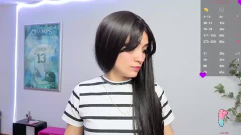 Snapshot of hanna_chloe chatting on 06-10-26, 01:21 Sara online show from 06-10-26, 01:21