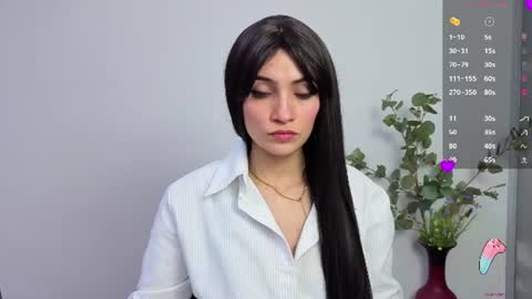 Snapshot of hanna_chloe chatting on 06-16-26, 03:36 Sara online show from 06-16-26, 03:36