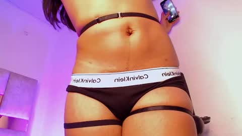 H A N A FOXX online show from 05-09-26, 05:45
