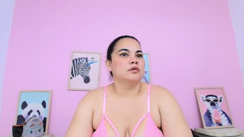 Snapshot of hanna_grray chatting on 12-27-24, 08:24 Hanna online show from 12-27-24, 08:24