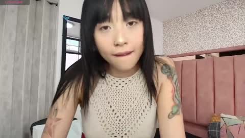 Snapshot of hanna_lee__ chatting on 04-06-26, 07:48 H A N N A online show from 04-06-26, 07:48