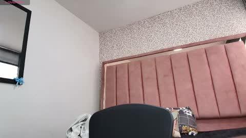Snapshot of hanna_lee__ chatting on 04-07-26, 08:31 H A N N A online show from 04-07-26, 08:31
