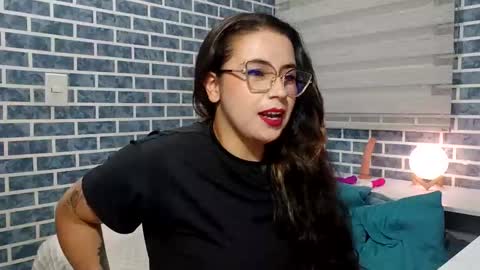 Snapshot of hanna_moons chatting on 03-06-26, 12:40 hanna_moons online show from 03-06-26, 12:40