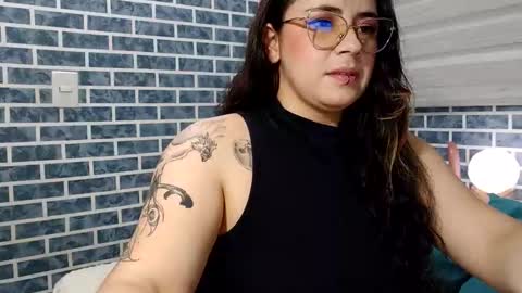 Snapshot of hanna_moons chatting on 03-30-26, 02:45 hanna_moons online show from 03-30-26, 02:45