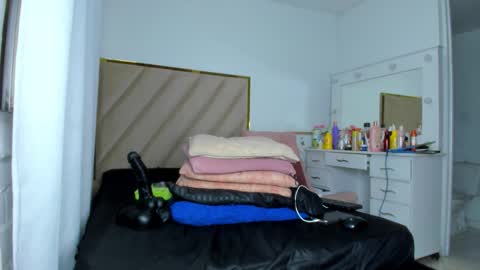 Snapshot of hanna_parkeer chatting on 09-20-25, 02:34 Hanna online show from 09-20-25, 02:34