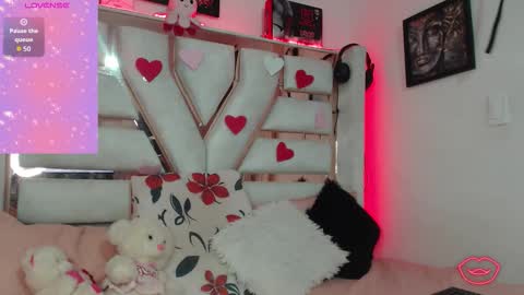 Snapshot of hanna_plum chatting on 09-25-25, 01:20 hanna_plum online show from 09-25-25, 01:20