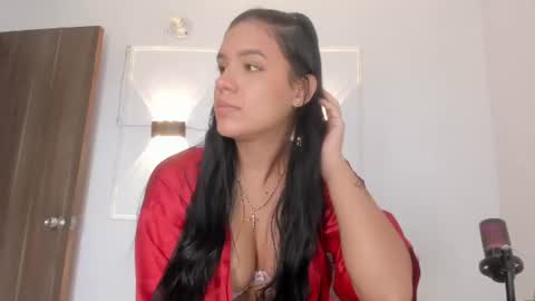 Snapshot of hanna_risso chatting on 06-17-26, 06:20 HANNA online show from 06-17-26, 06:20