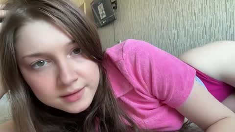 Snapshot of hanna_webber chatting on 06-04-26, 10:21 hanna_webber online show from 06-04-26, 10:21