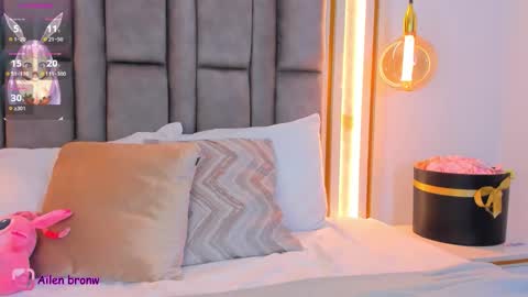 Snapshot of hannabronw chatting on 03-11-26, 01:22 Eliana online show from 03-11-26, 01:22