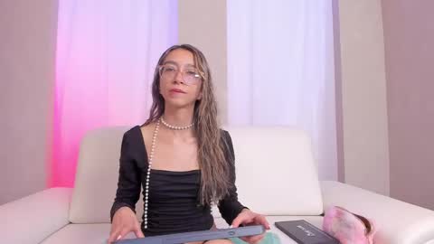 Hanna Carttier online show from 06-01-26, 12:18