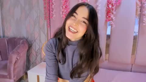 hannacollins_2 online show from 09-20-25, 03:02