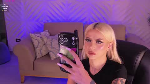 Snapshot of hannaconnor_ chatting on 07-25-26, 11:57 Hanna Connor online show from 07-25-26, 11:57