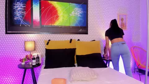 Hanna online show from 11-16-25, 03:23