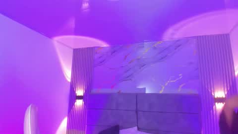 Snapshot of hannaferrati chatting on 10-15-25, 06:35 hanna online show from 10-15-25, 06:35