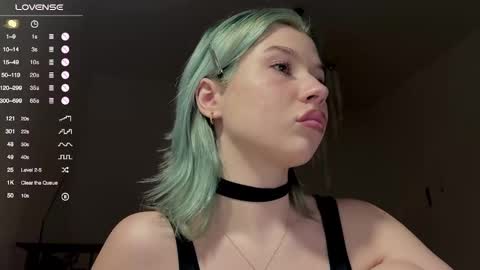 Snapshot of hannah_allin chatting on 02-25-25, 05:36 Hannah Allin online show from 02-25-25, 05:36