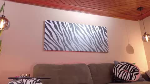 Hannah  online show from 09-28-25, 05:40