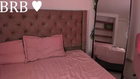 Snapshot of hannah_brady chatting on 01-23-25, 12:35 Hannah online show from 01-23-25, 12:35