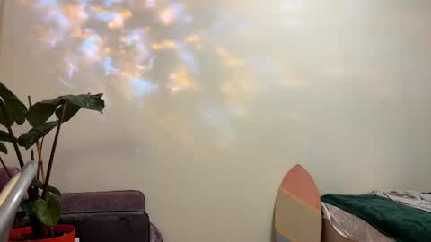 hannah levis  online show from 10-10-25, 05:23