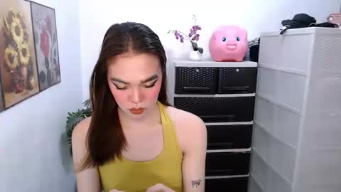 HANNAH online show from 04-30-26, 01:45