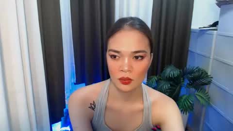 HANNAH online show from 06-12-26, 08:57
