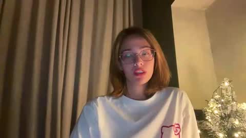 hannahinto online show from 12-15-25, 05:12