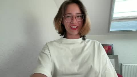 hannahinto online show from 07-08-26, 02:54