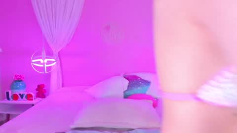Snapshot of hannahpage chatting on 12-30-24, 02:51 Hannah online show from 12-30-24, 02:51