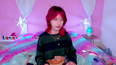 Snapshot of hannahpage chatting on 01-08-25, 11:32 Hannah online show from 01-08-25, 11:32