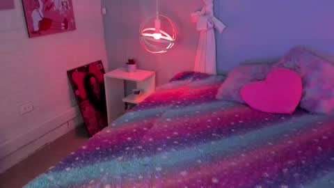 Snapshot of hannahpage chatting on 11-05-25, 11:43 Hannah online show from 11-05-25, 11:43