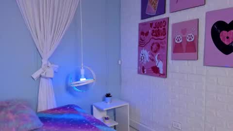 Snapshot of hannahpage chatting on 11-10-25, 12:04 Hannah online show from 11-10-25, 12:04