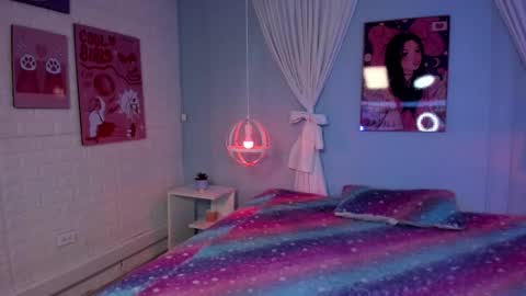 Snapshot of hannahpage chatting on 12-22-25, 12:02 Hannah online show from 12-22-25, 12:02