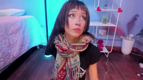 Snapshot of hannahpage chatting on 02-17-26, 12:23 Hannah online show from 02-17-26, 12:23