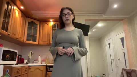 Snapshot of hannahsperberg chatting on 06-13-26, 08:34 Alla online show from 06-13-26, 08:34