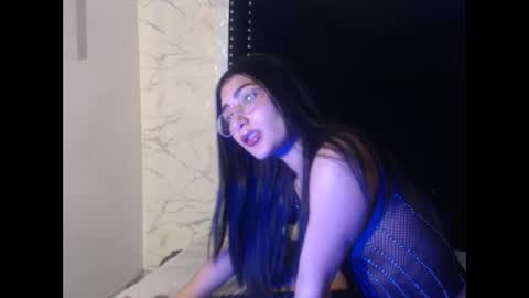 Snapshot of hannaliss18 chatting on 09-22-25, 04:03 Hanna online show from 09-22-25, 04:03