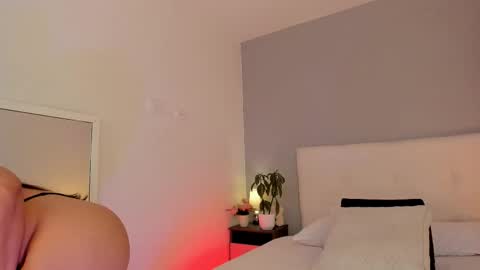 hannamartinnez online show from 10-16-25, 04:52