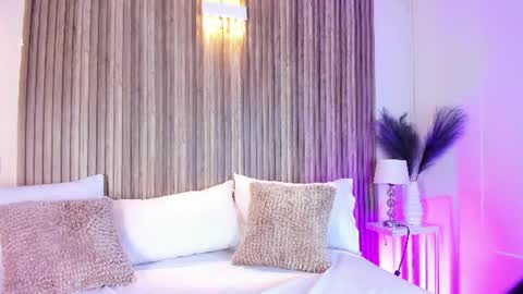HannaPaola online show from 06-18-26, 10:36