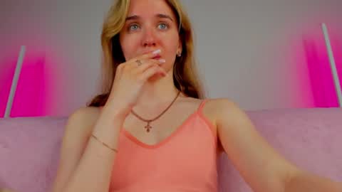Hannavanilla online show from 06-21-26, 01:19