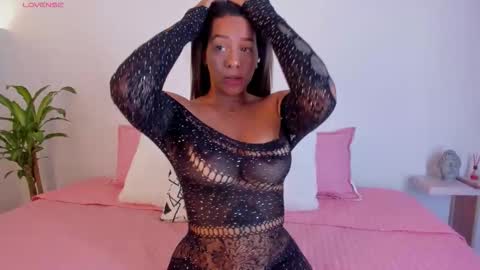 Hanna Williams  online show from 12-04-25, 09:01