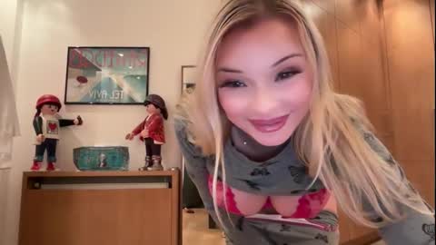 Snapshot of hannaxlovex chatting on 10-14-25, 03:02 FREE LIMITED online show from 10-14-25, 03:02