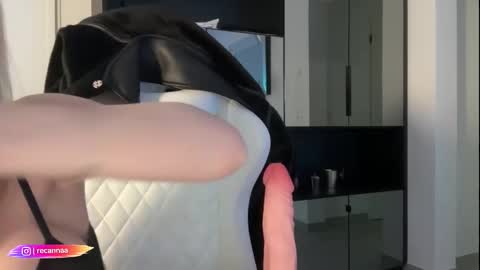 Snapshot of hannaxlovex chatting on 03-09-26, 05:06 FREE LIMITED online show from 03-09-26, 05:06