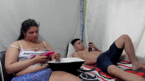 Snapshot of hannayaxel chatting on 03-07-26, 09:23 Hanna y Axel online show from 03-07-26, 09:23