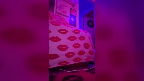 hannersjames48 online show from 06-19-26, 05:56