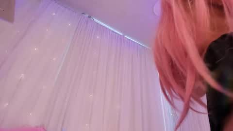 Snapshot of hannie_ws chatting on 02-13-25, 04:07 Hannie ws online show from 02-13-25, 04:07