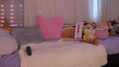 Snapshot of hannie_ws chatting on 02-17-25, 03:53 Hannie ws online show from 02-17-25, 03:53